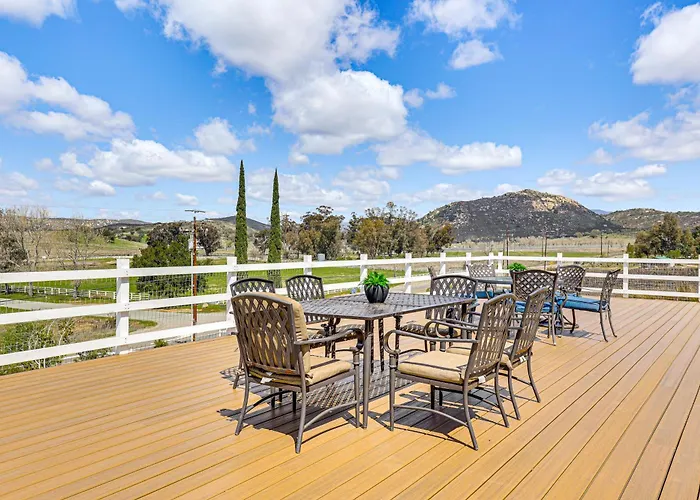 Near Ramona Wineries: Mtn-View Haven W/ Large Yard