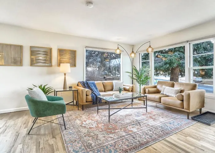 El Sereno Ascent Pet-Friendly Executive Home