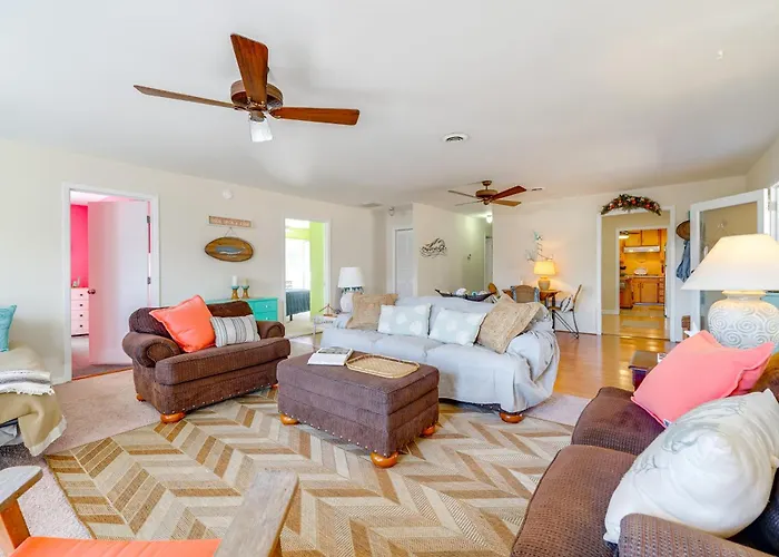 Surf City Coastal Escape W/ Fire Pit