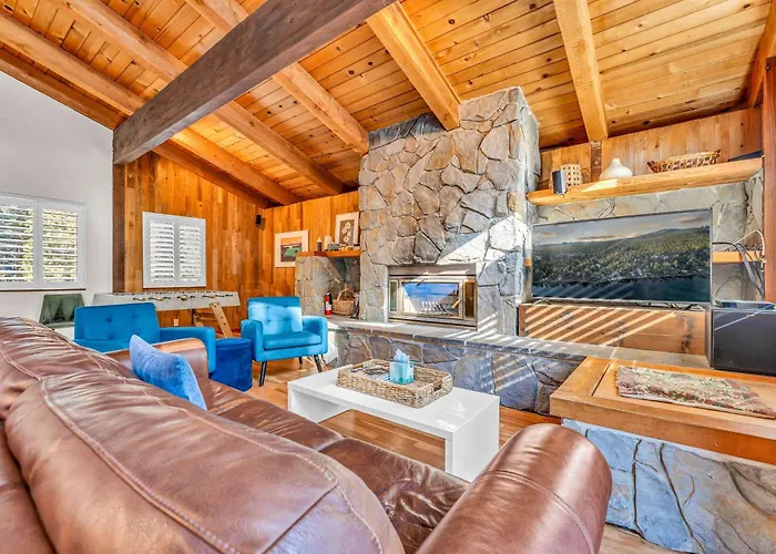 Cozy Carnelian Bay Escape With Deck And Foosball