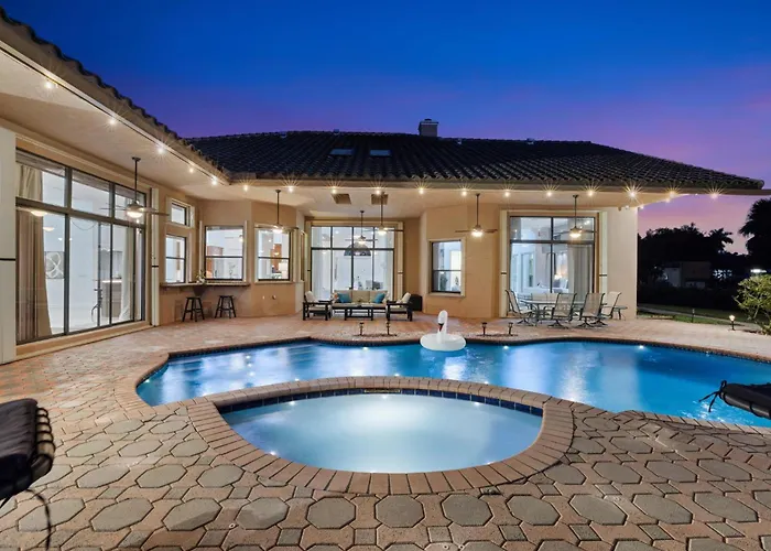Spacious Home Wpool Tennis Court