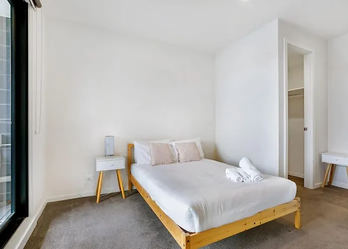 Cozy & Convenient Bundoora Apt Withparking
