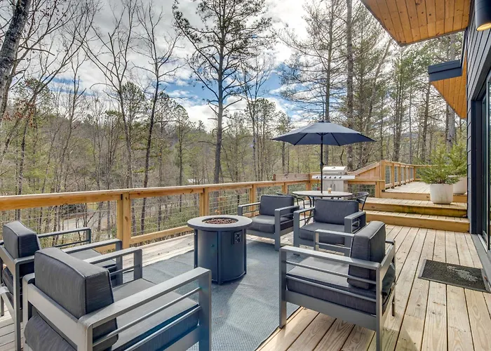 Hot Tub + Fire Pit: Modern North Carolina Retreat