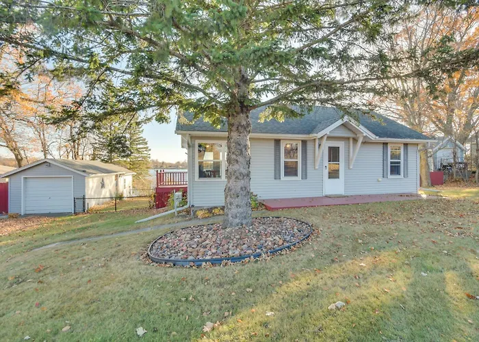 Star Lake Pet-Friendly Home: Fire Pit, Dock, Grill