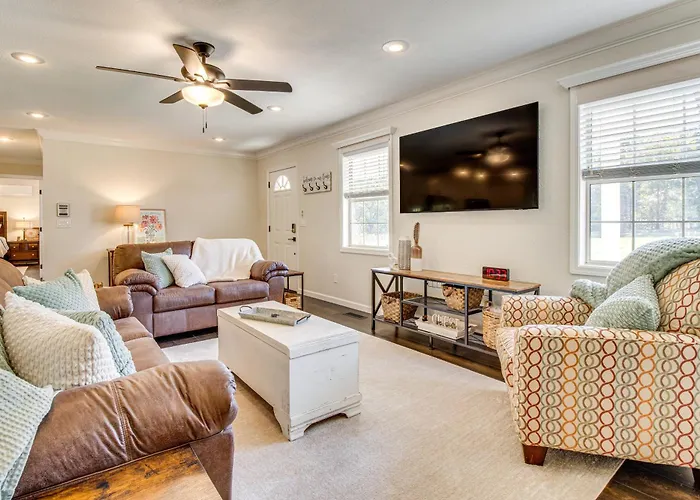 3 Mi To Lake: House W/ Fire Pit In Mountain Home!