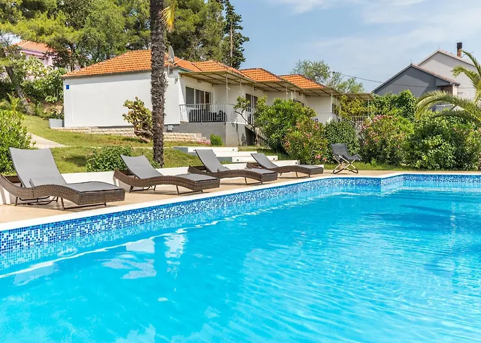 Scenic Holiday Home In Bibinje Near Sea