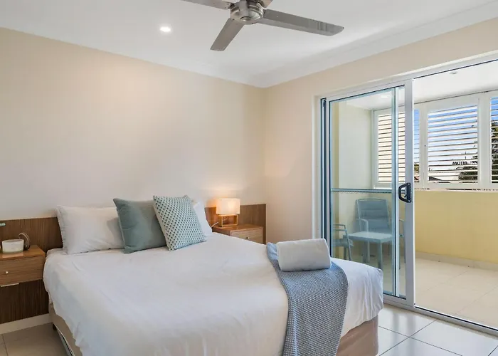 Malibu Apartments Unit 1 - 5 Oak Street