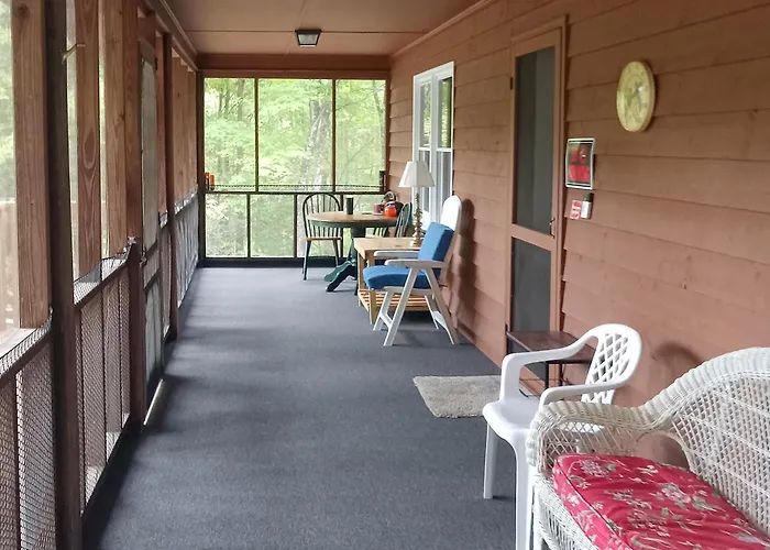 Cozy Hiawassee Cabin - 4 Mi To Lake Chatuge!