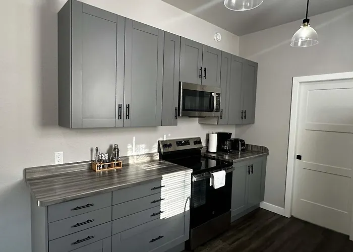 Downtown Minimalist Apartment