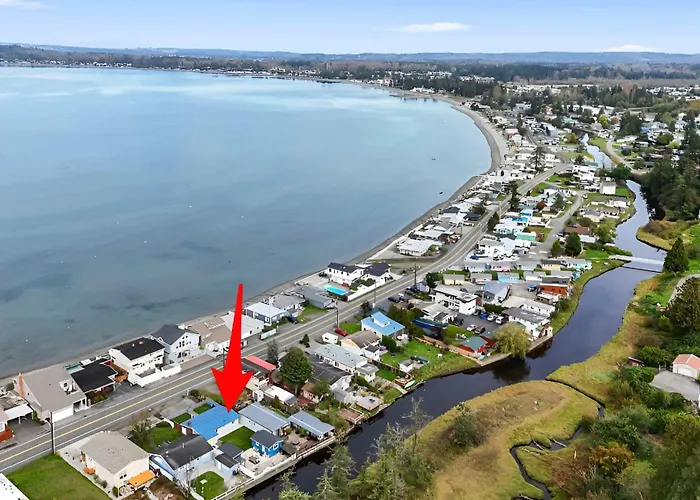 Birch Bay Retreat Between Creek And Bay