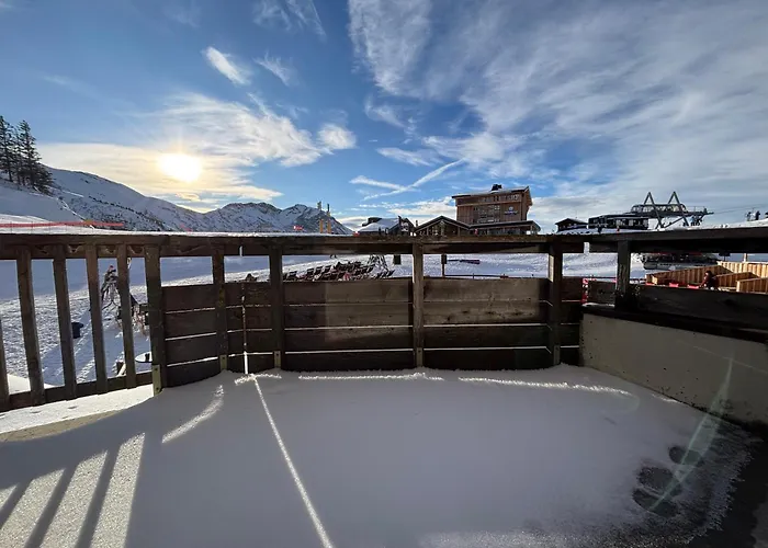 Newly Renovated Flat On The Slopes