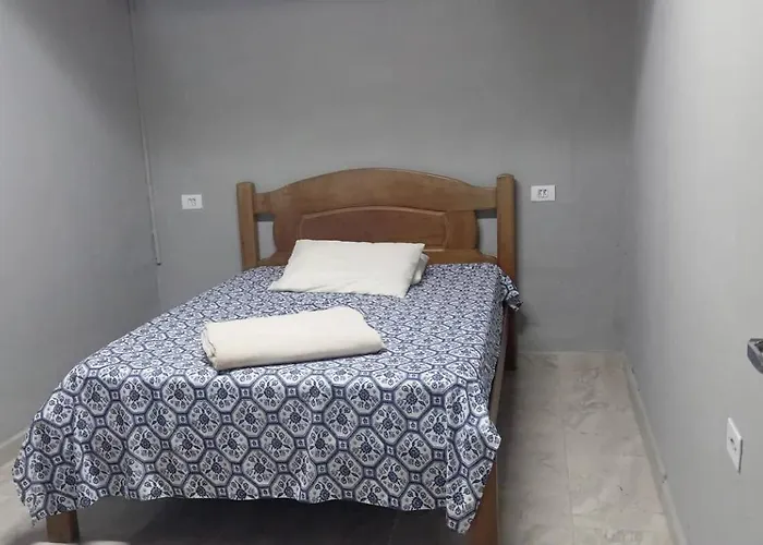 Quarto em lugar tranquilo e bem localizado
