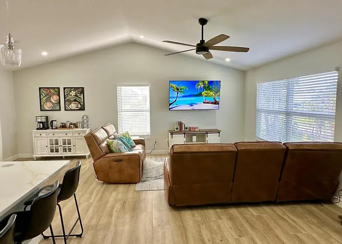 Tranquil Lakeview Home W Porch Bokeelia Retreat