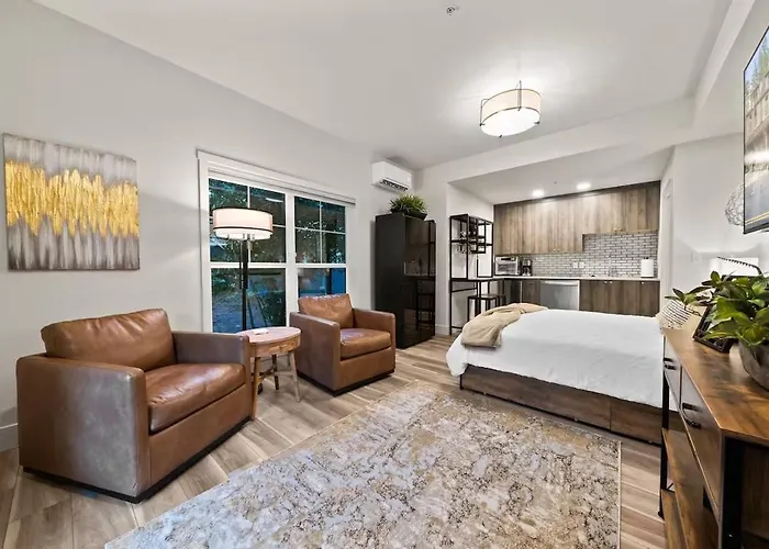 Lake Oswego Inn
