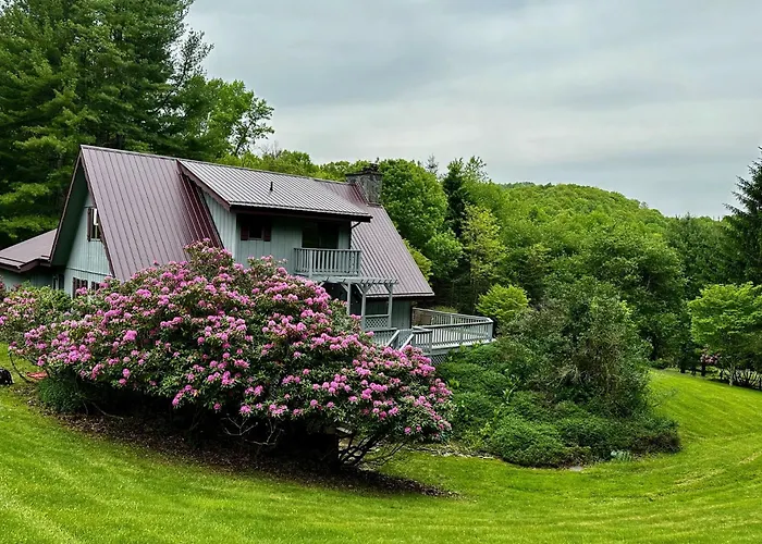 Modern Mountain Escape - Near West Jefferson