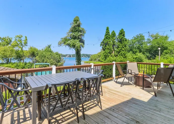 Canoes & Dock: Waterfront Retreat On Lake Beulah!