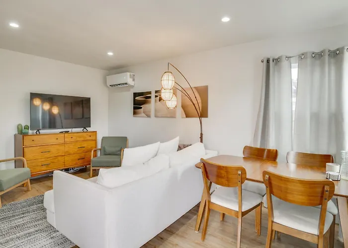 Hip Walkable Neighborhood: Condo In San Diego