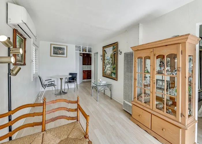 Fullerton Home Base: Easy Access To Dtwn + Csuf!