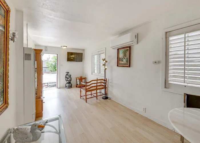 Fullerton Home Base: Easy Access To Dtwn + Csuf!