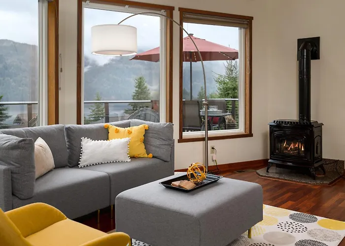 Lake View Lodge