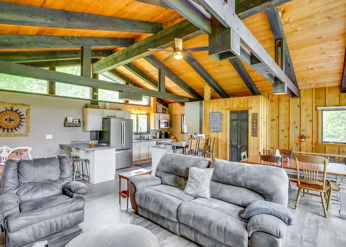 Private Hot Tub: Riverfront Escape In Shawano