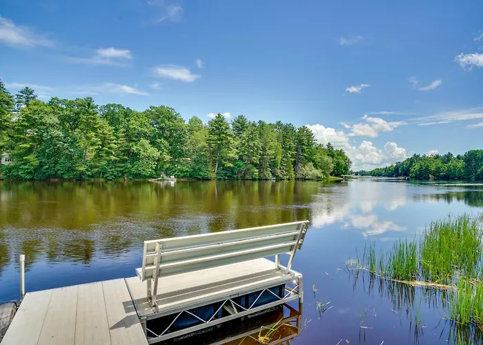 Private Hot Tub: Riverfront Escape In Shawano