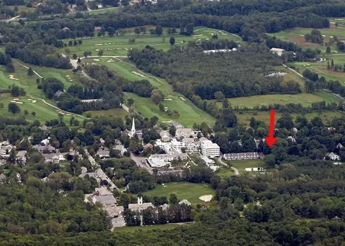 Quintessential Vt Cottage In Manchester Village