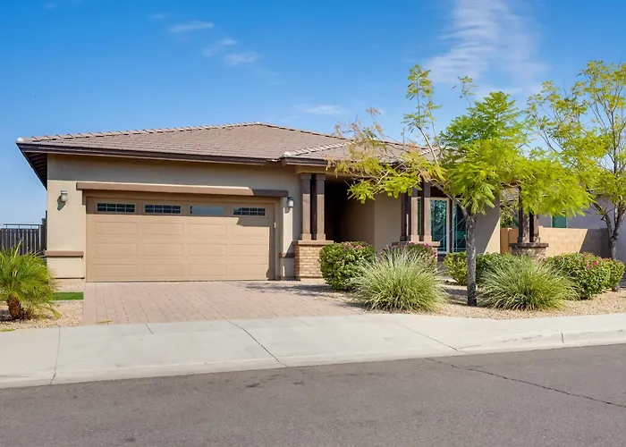 6 Mi To Luke Afb: Oasis W/ Private Pool