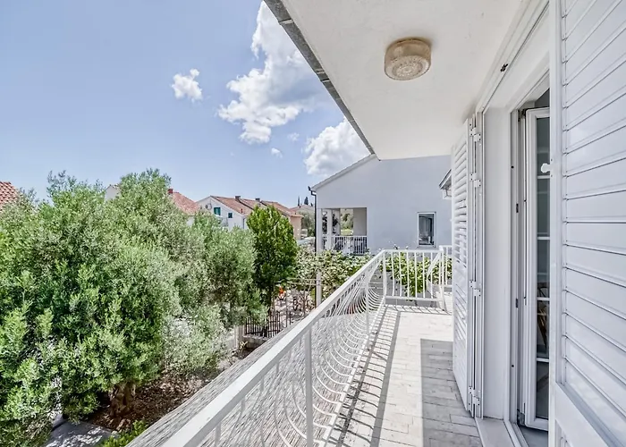 Villa In Orebic Near Sea Beach