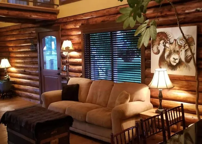 The Roost Lodge