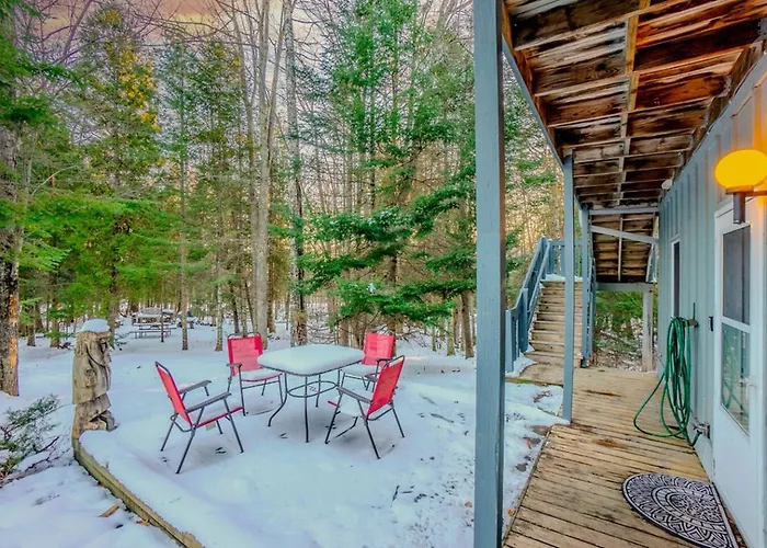 Hidden Gem, 3 Bed Cozy Condo - Dogs Welcomed
