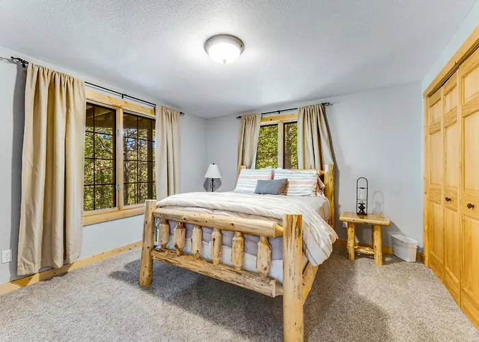 Lazy Bear Lodge