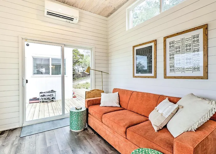 Updated Texas Tiny Home Rental On Lake Travis