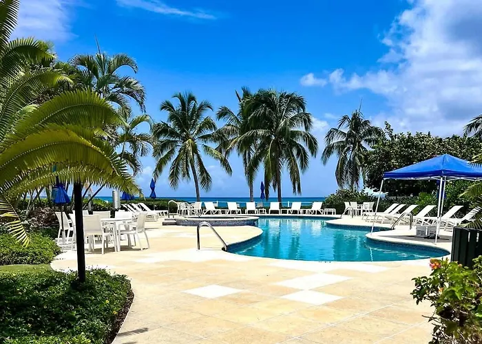 Crescent Point Condo #9 - 3Br 7 Mile Beach Condo