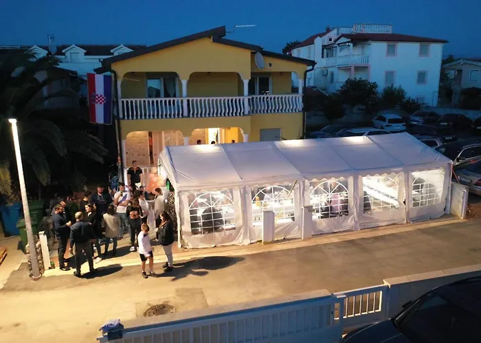 Apartments By The Sea Vir - 22235