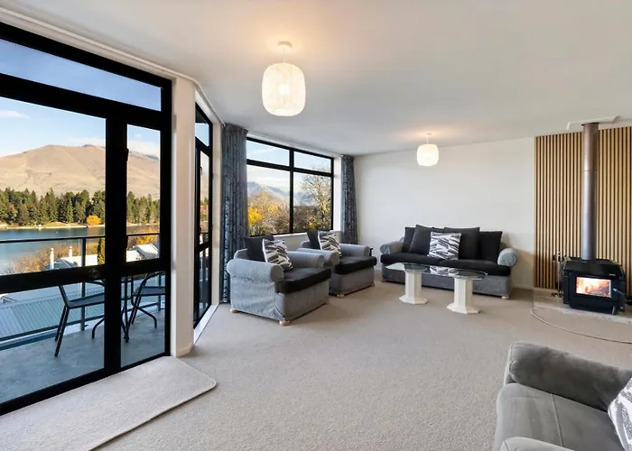 Spinnaker Bay Apartments