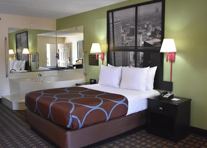 Super 8 By Wyndham Lithonia