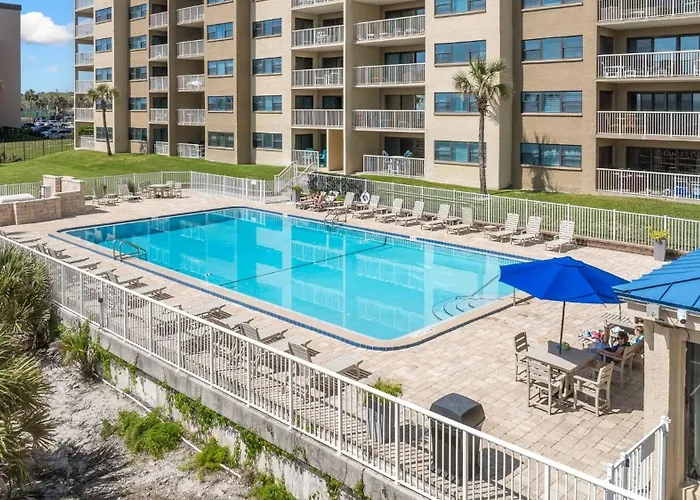 Steps To Oceanside Condo