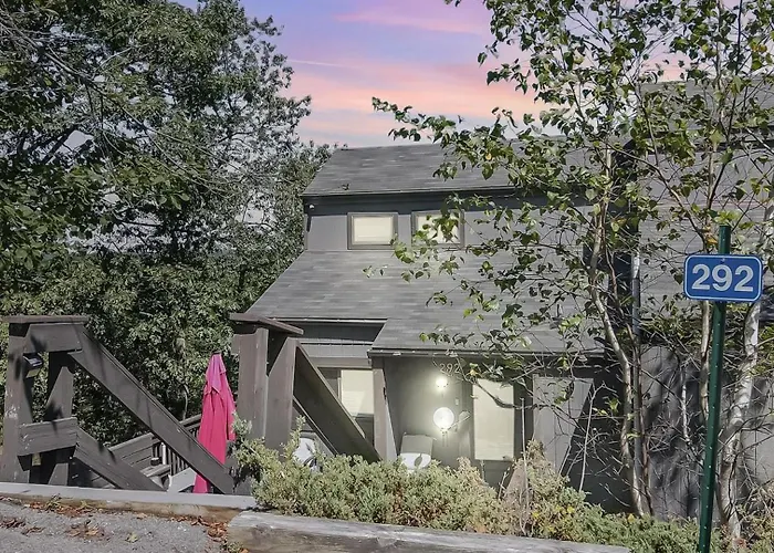 Cozy Modern Camelback House