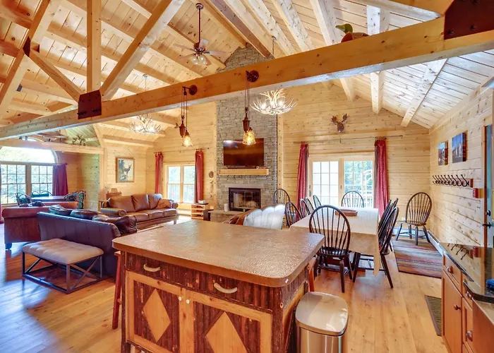 4 Mi To Mount Snow: West Dover Cabin W/ Game Room