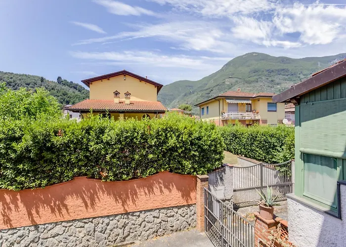 Villa With Garden Near Versilia Beach