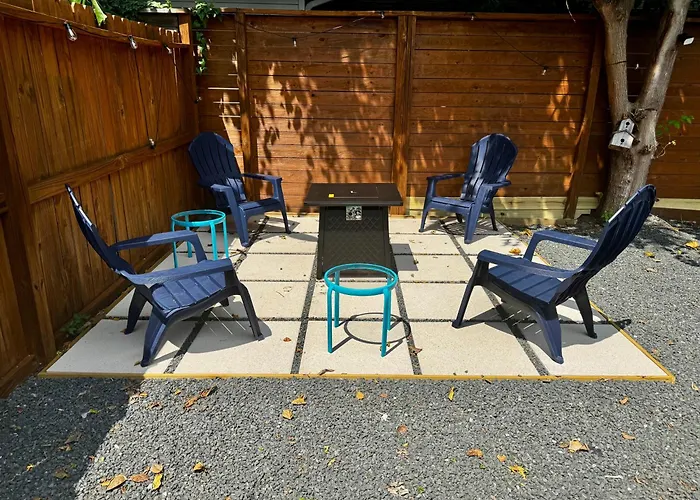 Winter Retreat 3B 3Ba Huge Backyard Mins From Downtown
