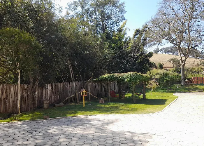 hospedaria chalé das acácias