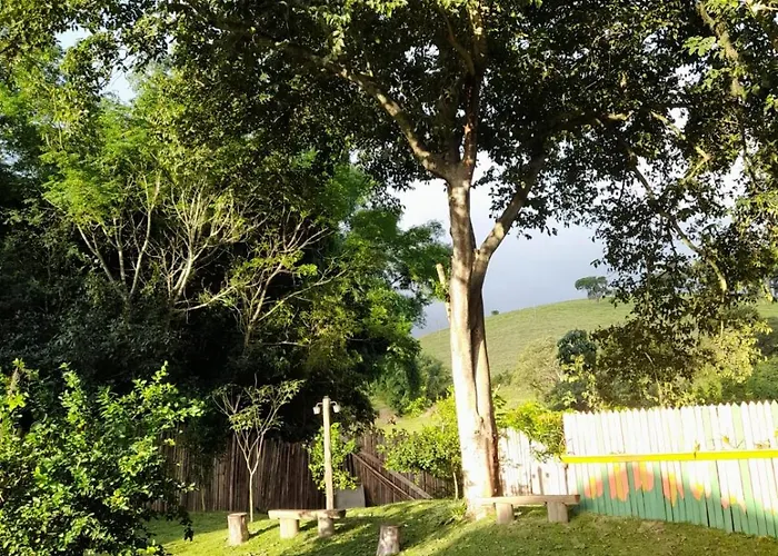 hospedaria chalé das acácias