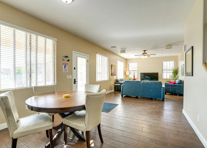 Avondale Abode: Pool, Lake Views & On-Site Fishing