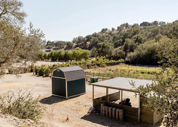 Wild Hair Studio-Stylish Farm Stay W Ev Charger