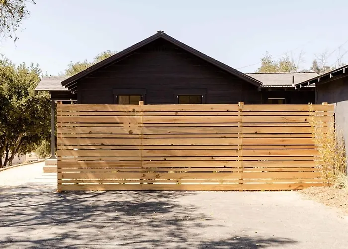 Wild Hair Studio-Stylish Farm Stay W Ev Charger