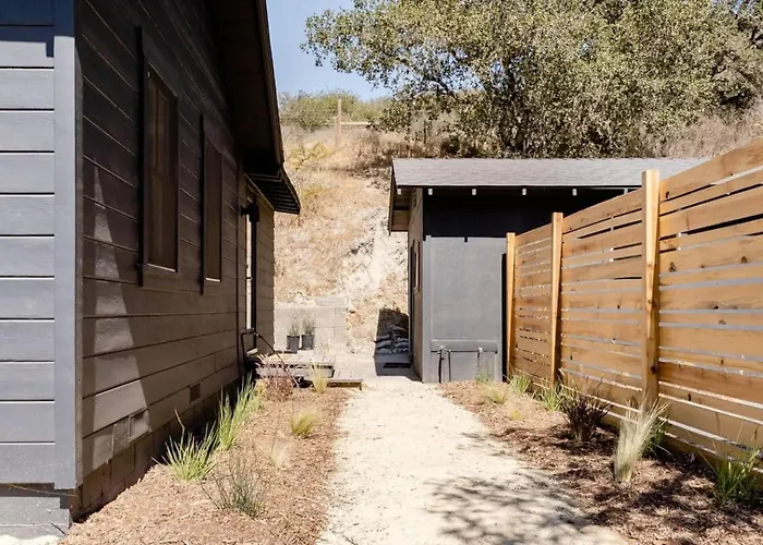 Wild Hair Studio-Stylish Farm Stay W Ev Charger