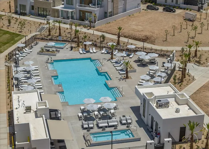 Cloud 9 At Desert Color Home