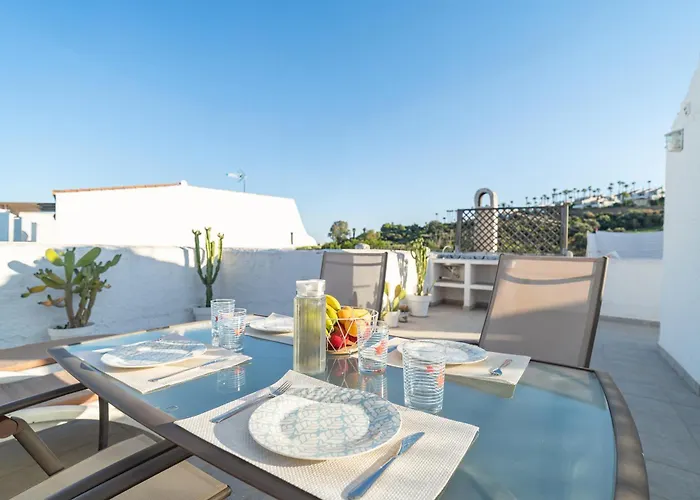 Apartamento Entero Con Solarium En Sabinillas, Con Piscina Y Al Lado Del Puerto De La Duquesa